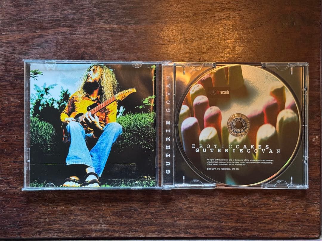Guthrie Govan Erotic Cakes 直筆サイン入り
