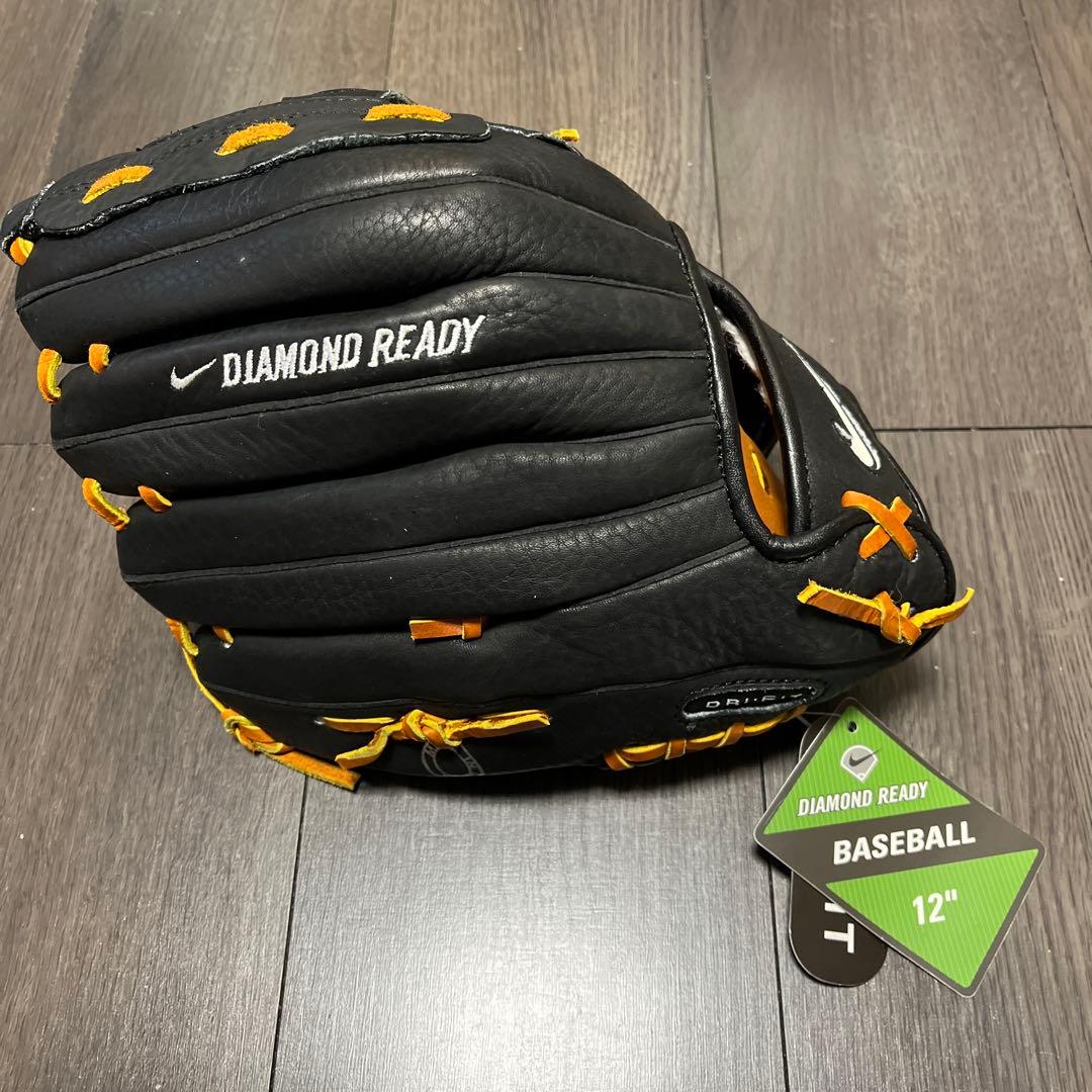 NIKE 投手用グラブ　新品未使用タグ付き
