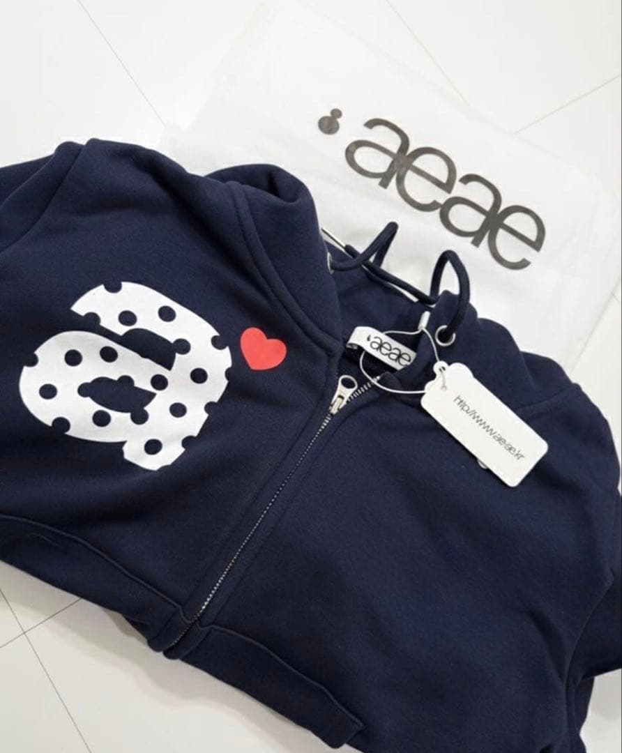 AEAE ネイビー クロップドパーカー ロゴ