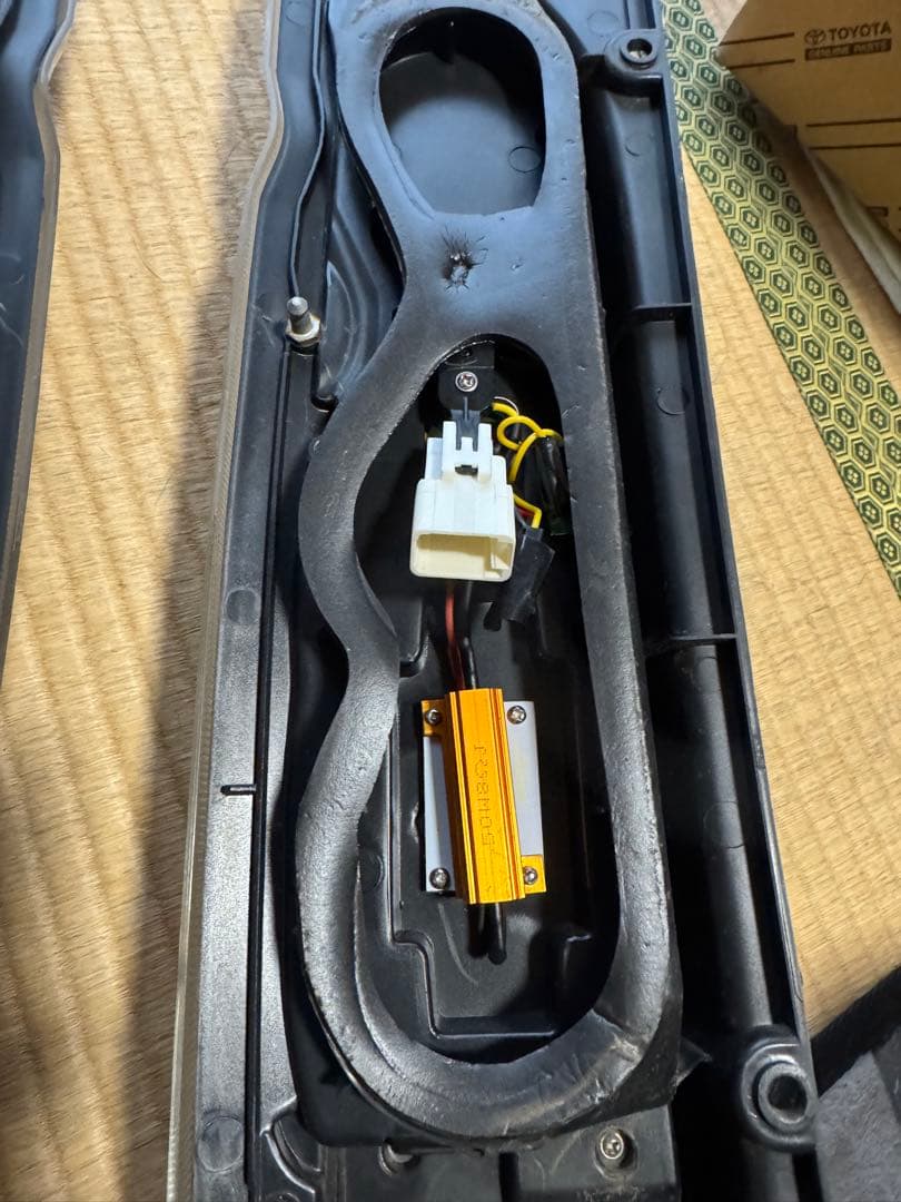 週末まで限定値下げ　ヴァレンティ　200系ハイエースバン　ウルトラZ (ゼータ)