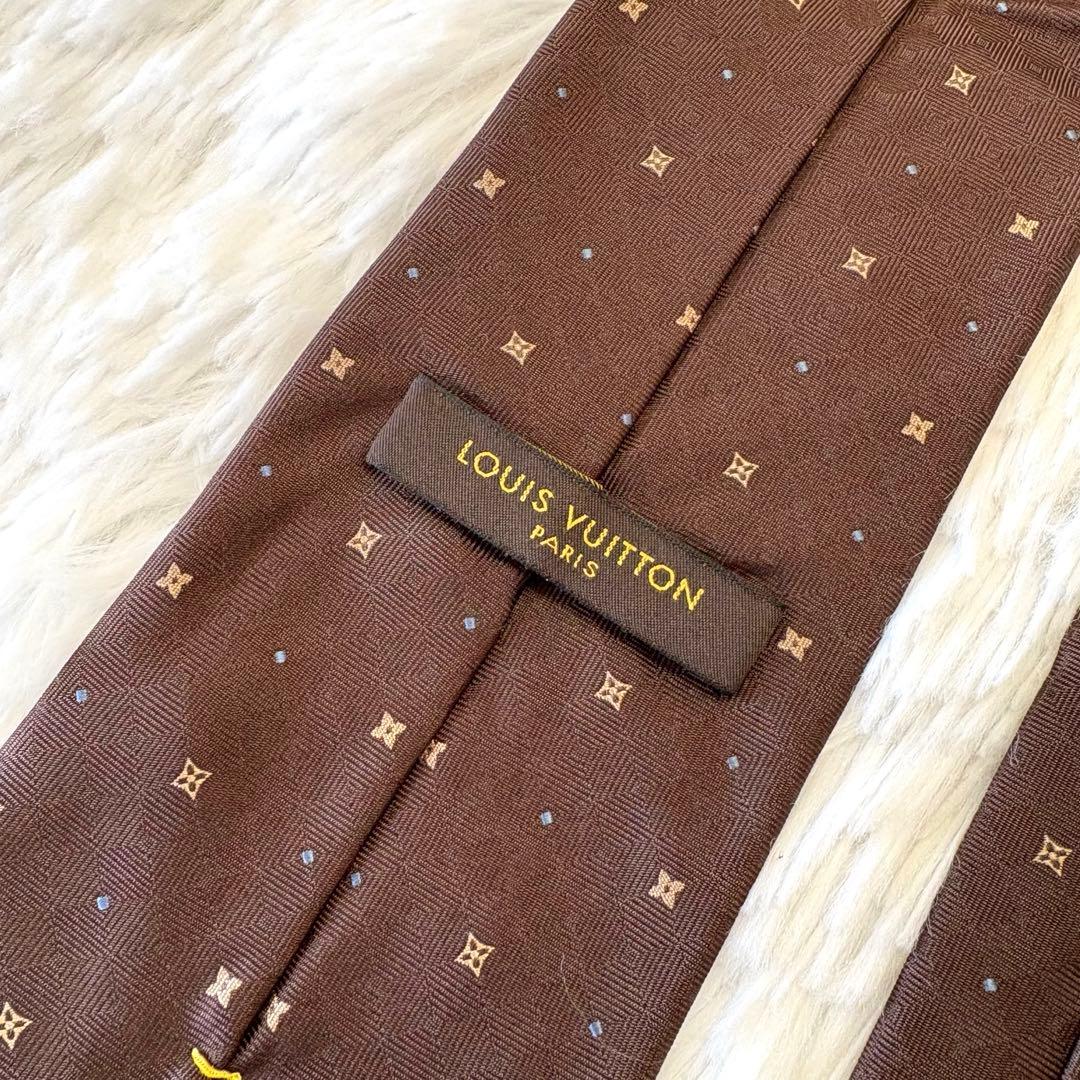 未使用級✨ルイヴィトン モノグラム ネクタイ ブラウン シルク 高級感 箱付き
