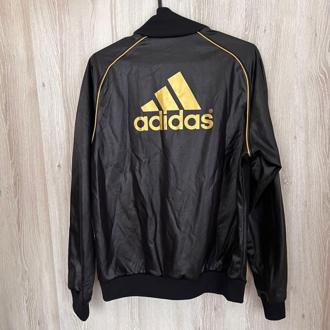 美品 adidasコーティング トラックジャケットSサイズ上下セット 着画あり⭐︎