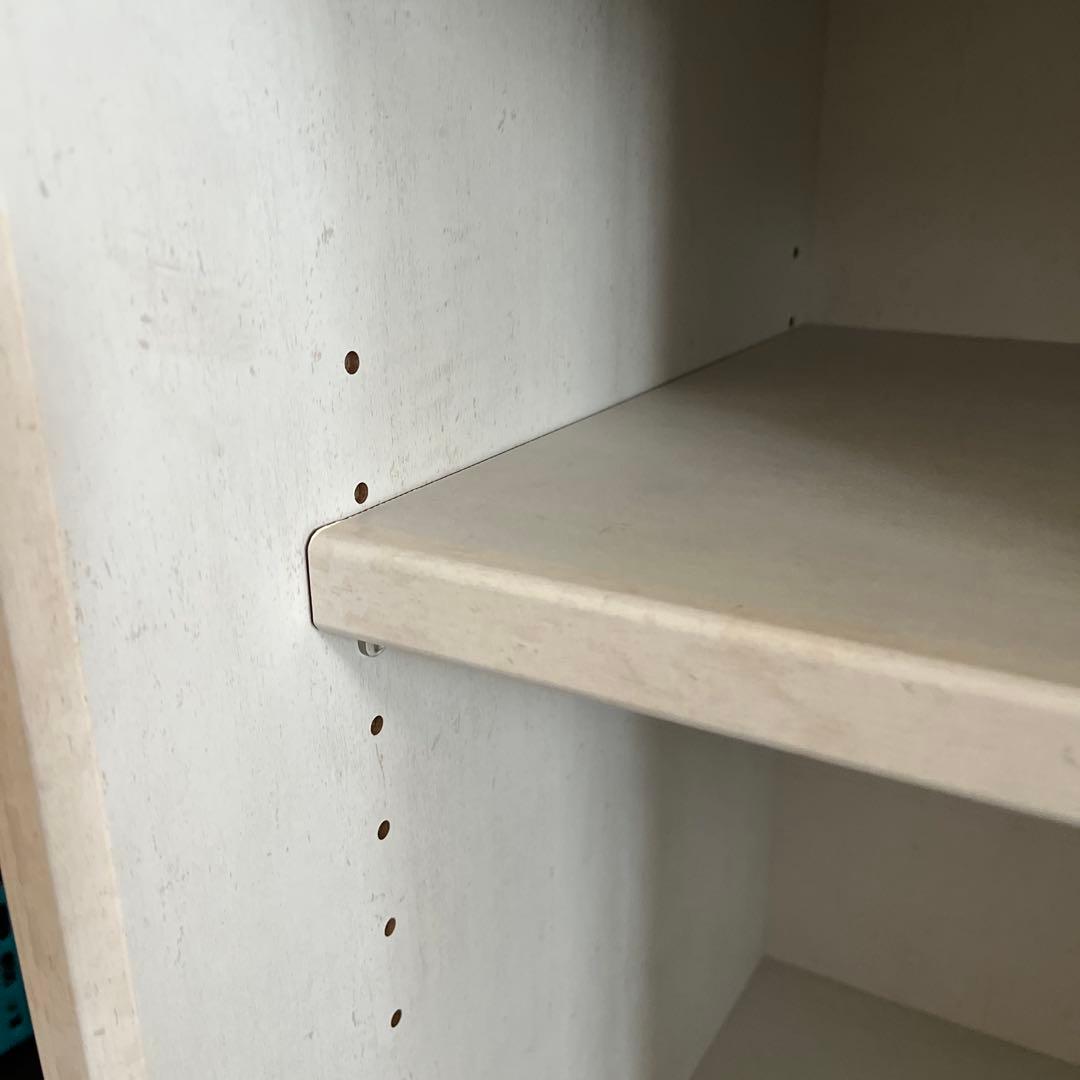 モダン木製キッチンカウンター ガラス扉付き・食器棚