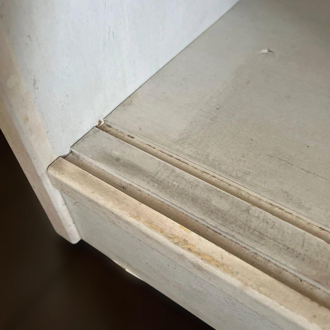 モダン木製キッチンカウンター ガラス扉付き・食器棚