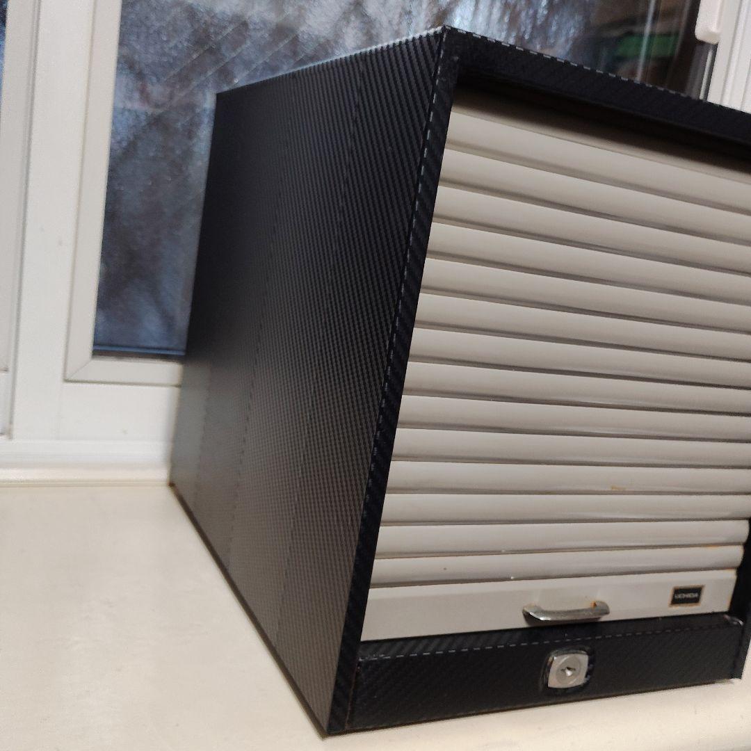 UCHIDAのシャッター付きレターケース スチール製カーボンシート取り付け