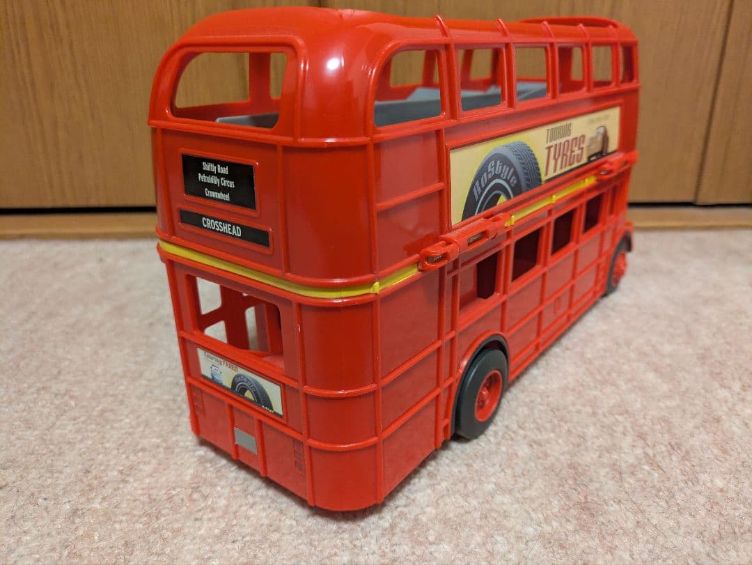 カーズ2　ダブルデッカーバス　ロンドンバス　マテル