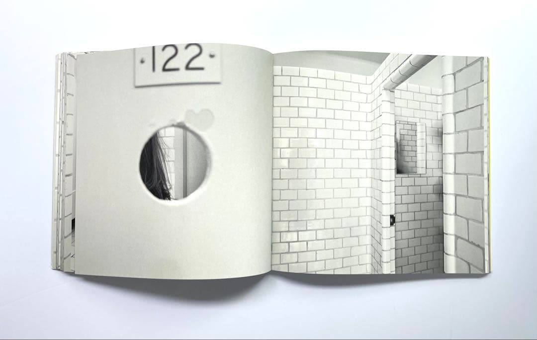 Her, Her, Her, & Her Roni Horn ロニ・ホーン