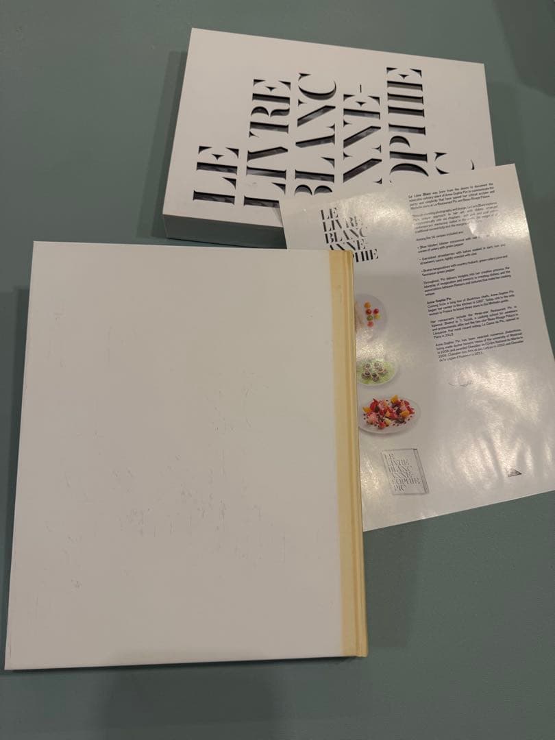 洋書 LE LIVRE BLANC ANNE-SOPHIE PIC