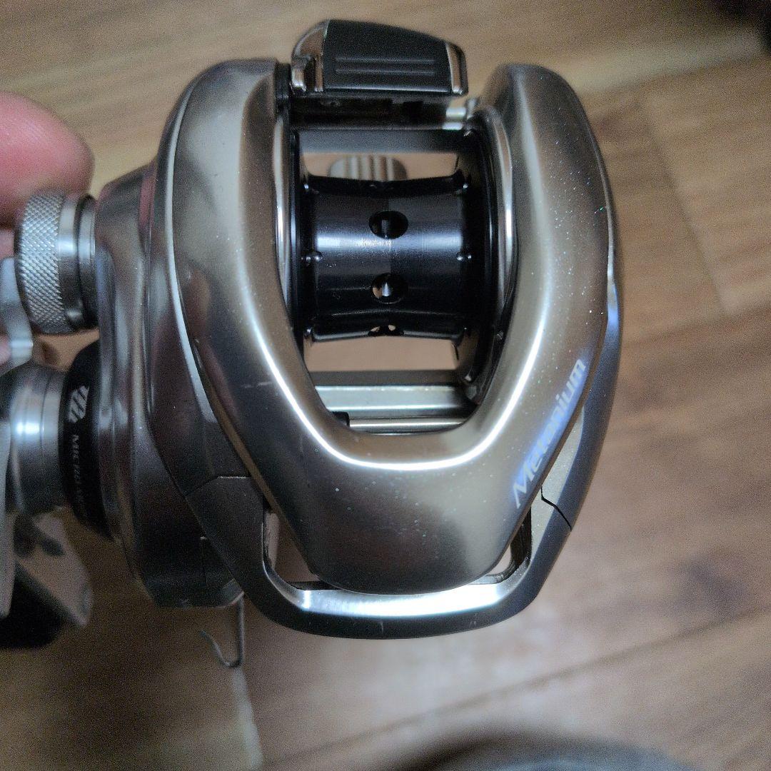 SHIMANO nium MGL XG ベイトリール　　オマケ２つ付き