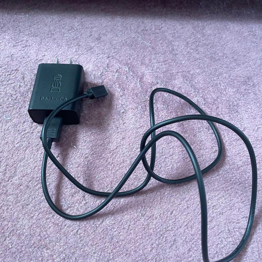 とみー 美品　バルミューダ ランタン　L02A-BK　LED