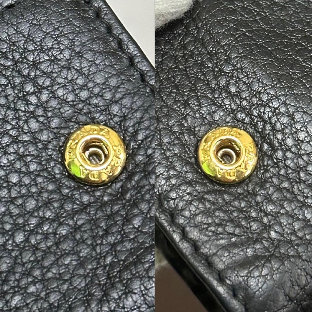 PRADA プラダ　キーケース　６連　ゴールドロゴシボ革　ブラック