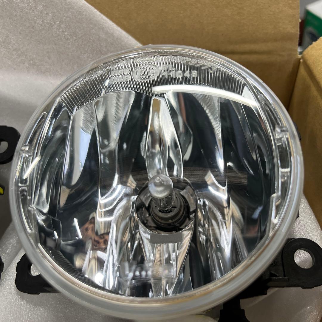 現行ジムニー　JB64 純正フォグランプ