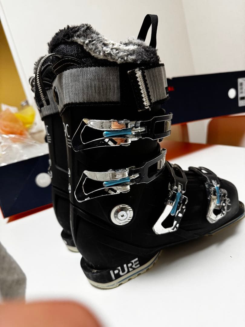 ロシニョール PURE ELITE 90 レディース スキーブーツ 23.5cm