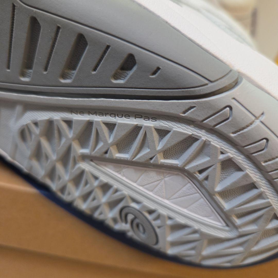 匿名発送　新品タグ付き　asics バスケットボールシューズ ホワイト/グレー