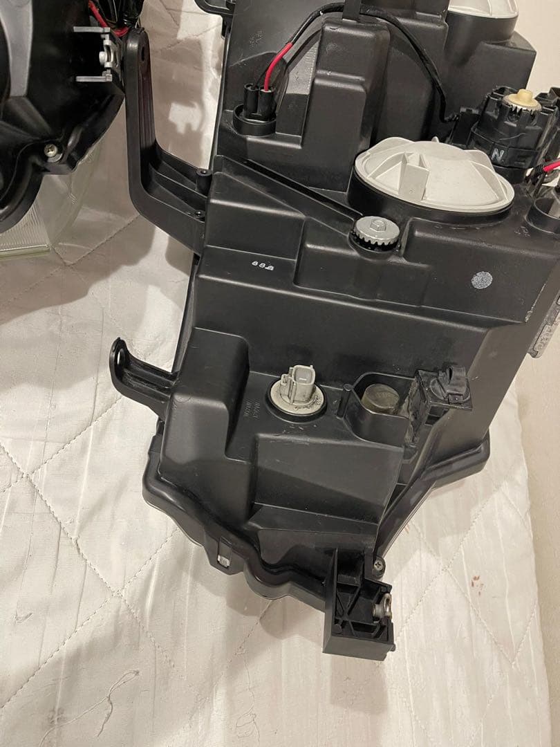 デリカ　D5 CV5Wヘッドライト　左右