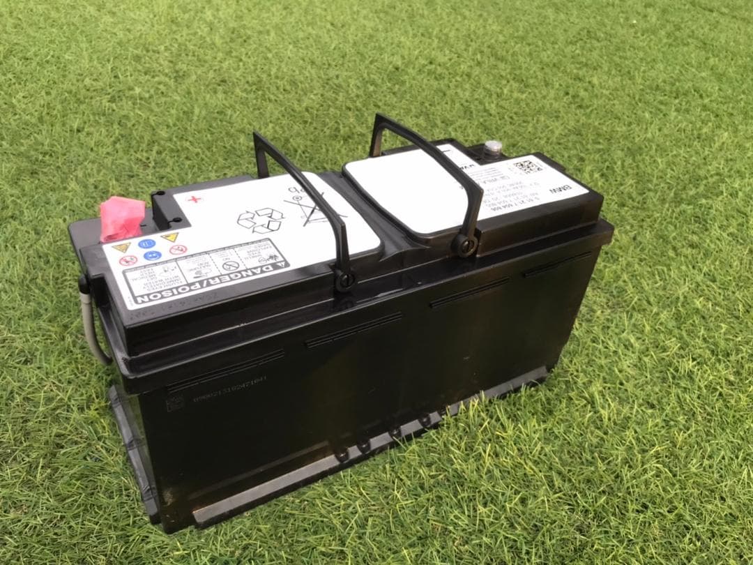 VARTA AGMバッテリー 　欧州車　61217604806