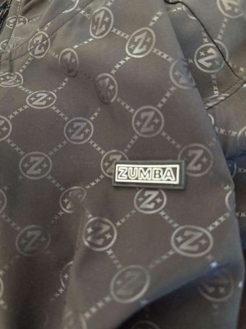 ZUMBAウィンドブレーカー XSmall