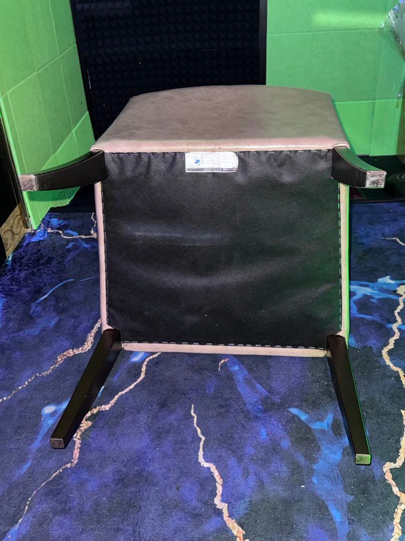 ベージュ アームチェア 合成皮革 10脚あります