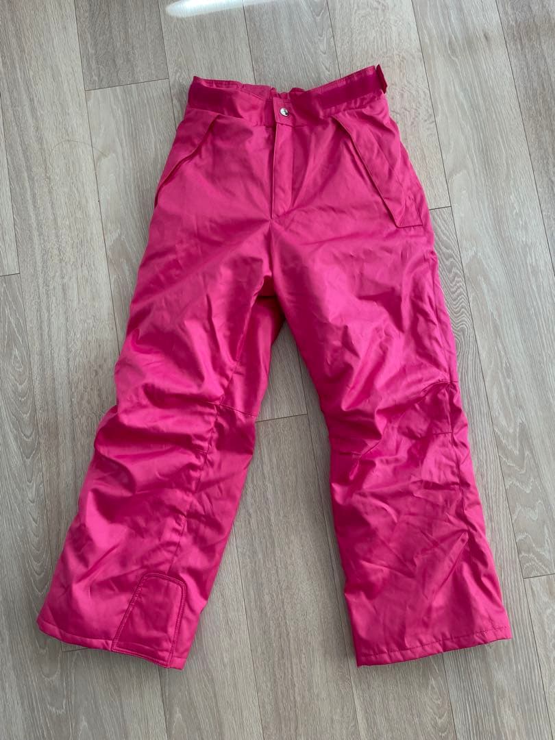 【女の子用】スキーウェアスキーウェア2着、ヘルメット、スノーシューズ