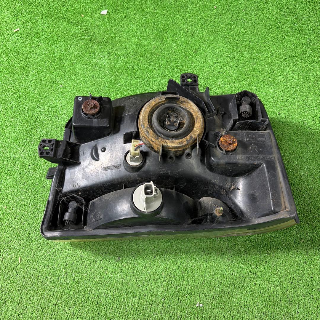 キャリィDA62T 右側ヘッドライトKOITO 100-32624 (170)