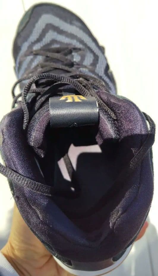 ナイキ カイリー4 EP メンズ バスケットボールシューズ 紺×金×白