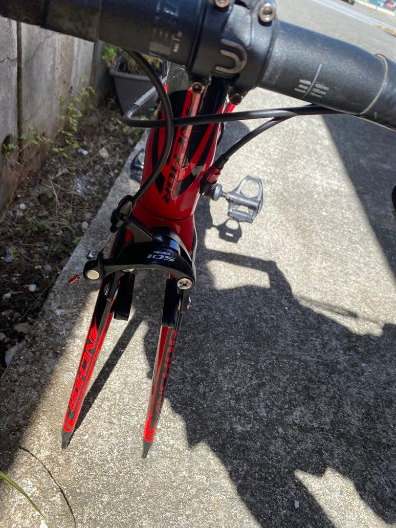 ANCHOR RL8 レーシング赤いロードバイク Shimanoホイール付き