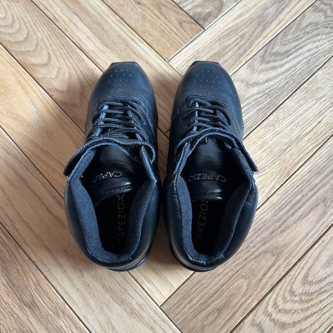 美品 CAPEZIO カペジオ ダンススニーカー DANSNEAKER 黒 靴