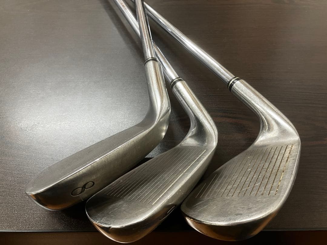 ゼクシオ　ツアーアイアン　DG R300