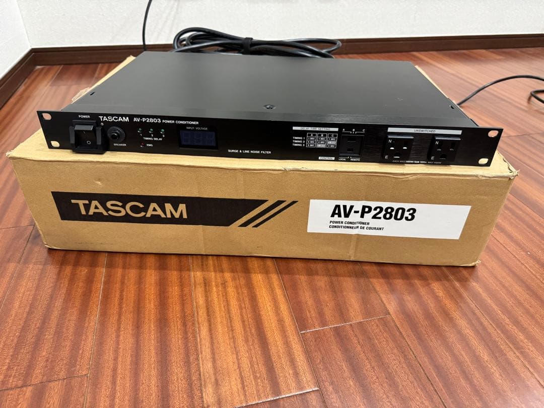 TASCAM AV-P2803 電源シーケンサー／パワーディストリビューター