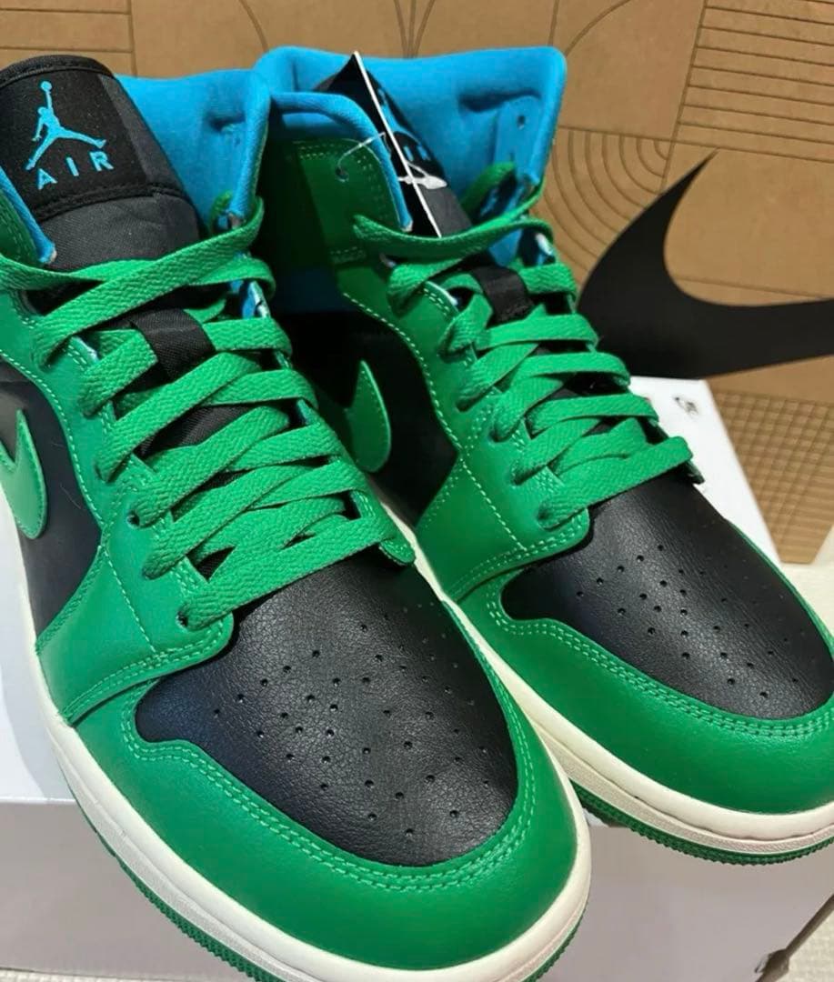 ナイキ　エアジョーダン1ミッド