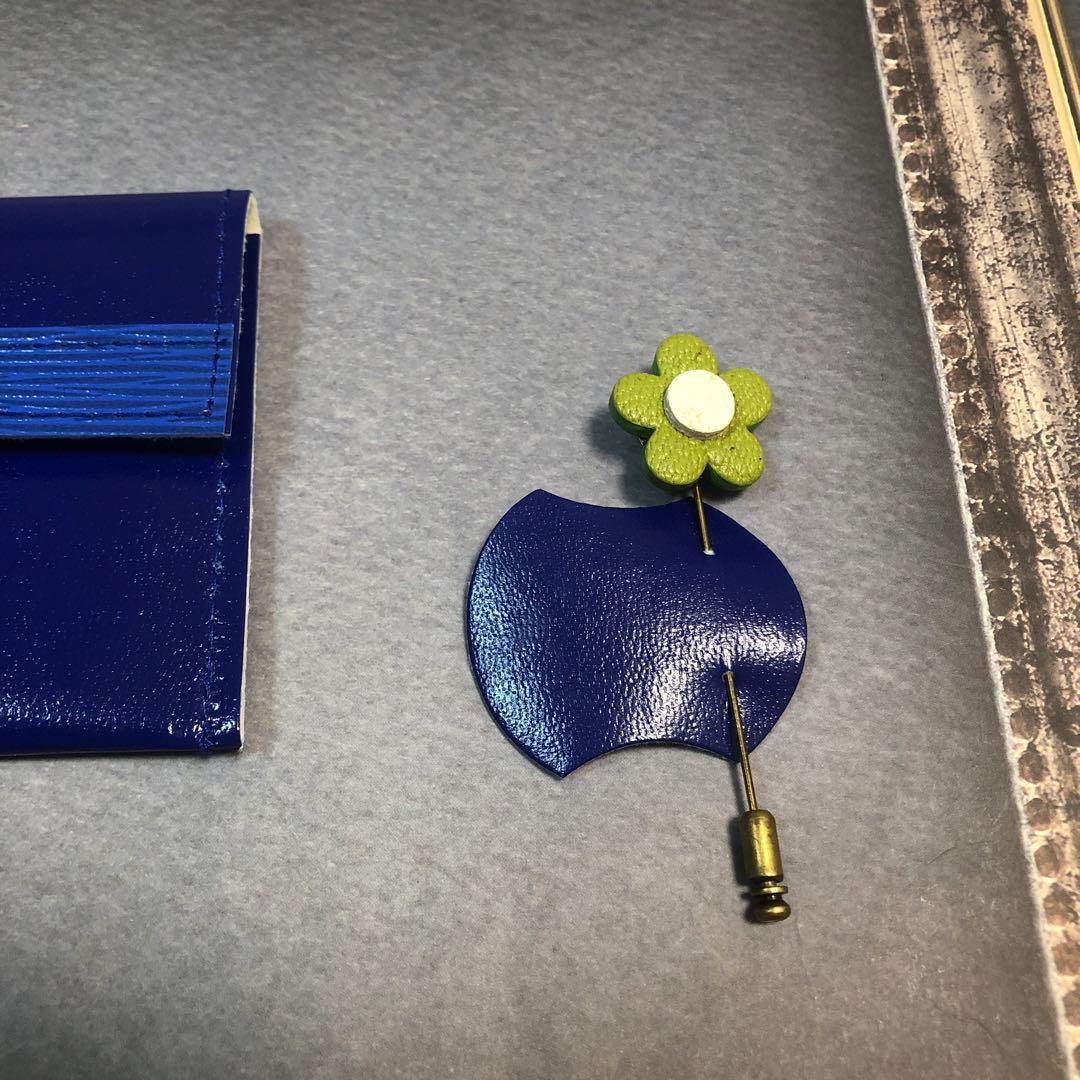 【本日限定値下レア非売品未使用箱付】『ロエベ』金属製ティー2本+革製フラワーピン