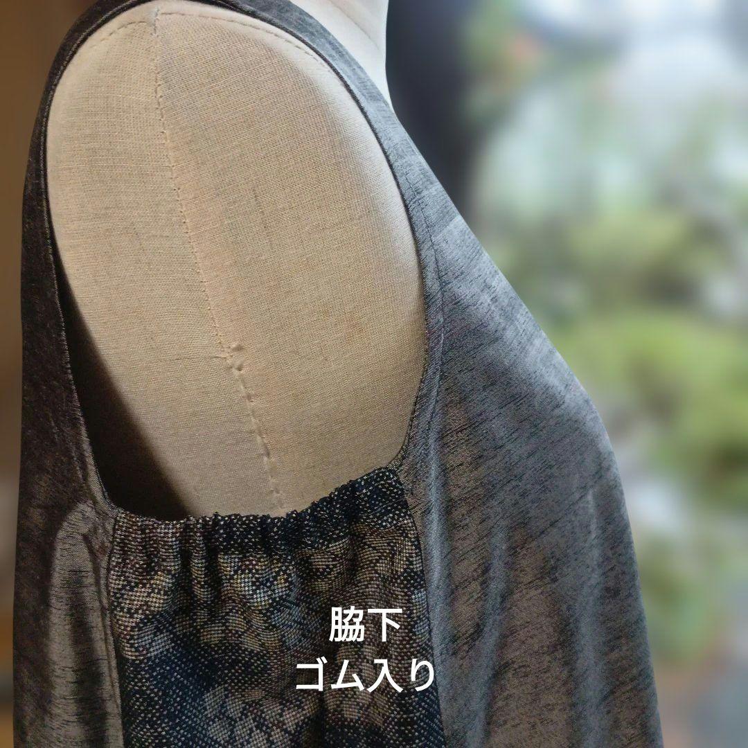 着物リメイク483大島紬からワンピース▶プラチナダークグレー、花柄パッチワーク