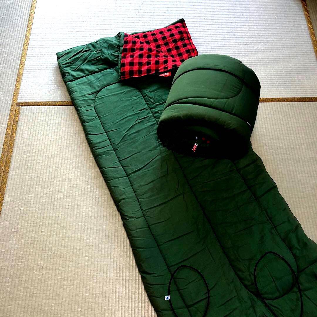コールマン寝袋二枚　A