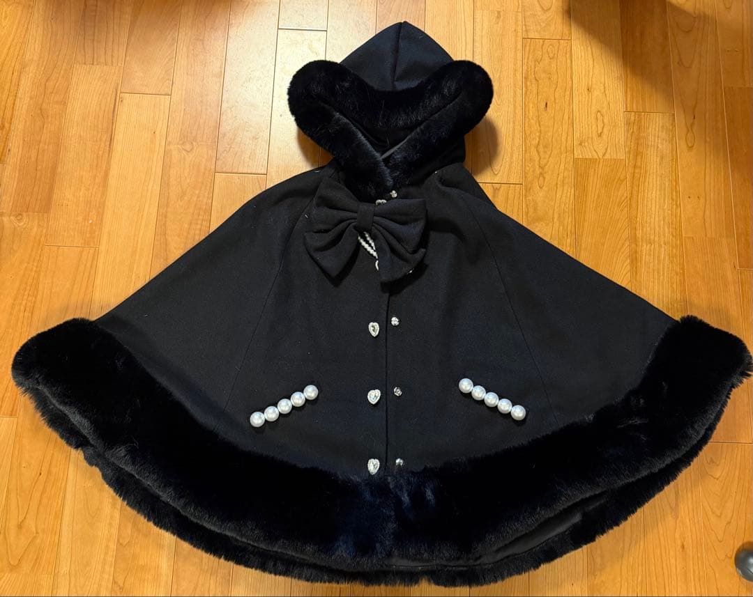 MARS リボン付きボリュームファーフードケープコート