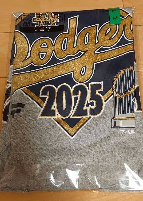 早い者勝ち!お値下げ!【正規品】2025ワールドシリーズチャンピオンTシャツ M