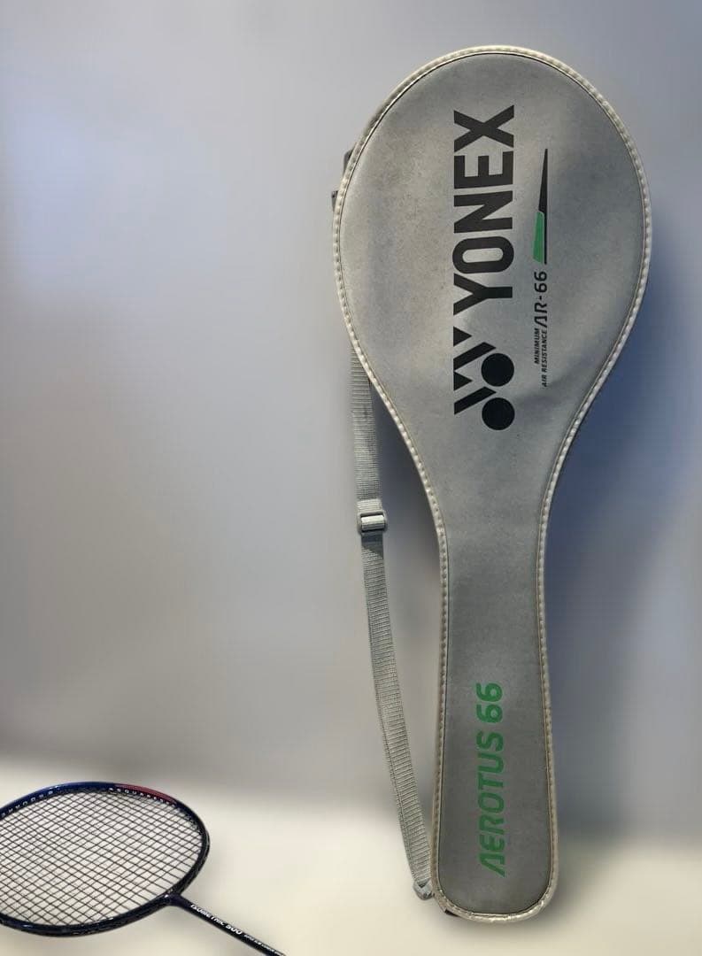 ヨネックスYONEXISOMETRIC500 バトミントン　ラケット　ケース込み