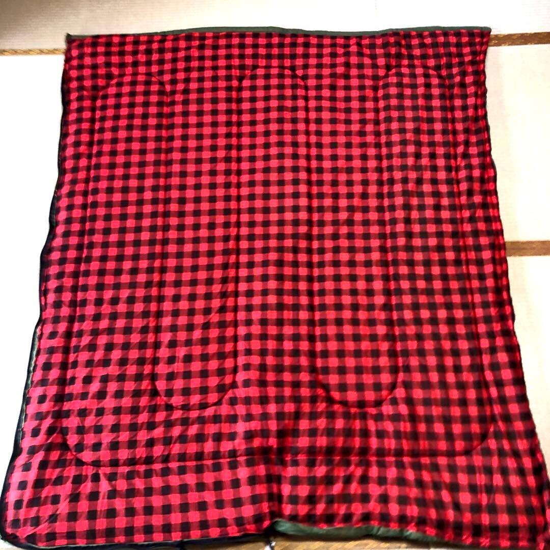 コールマン寝袋二枚　B