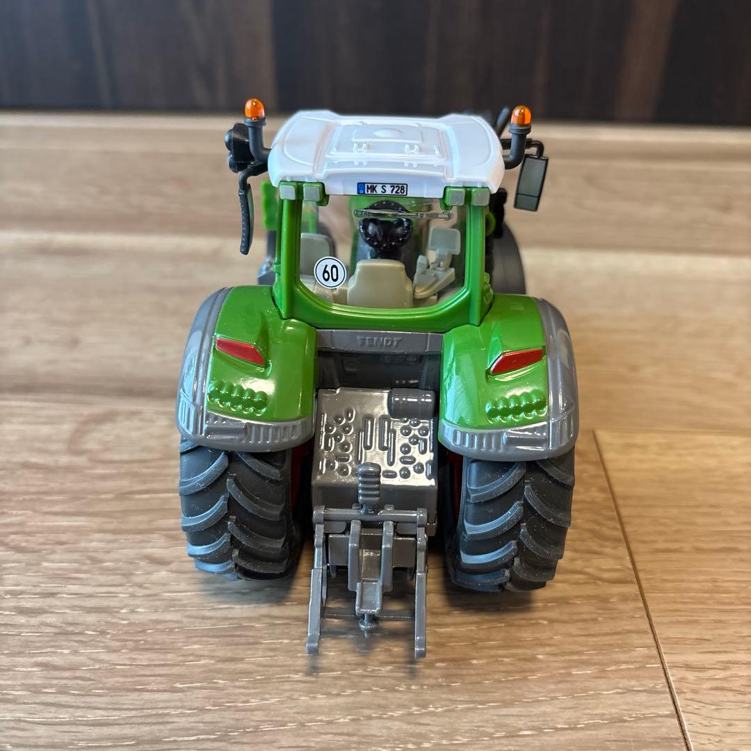 SIKU 1/32 Fendt 728Varioトラクター SK3293