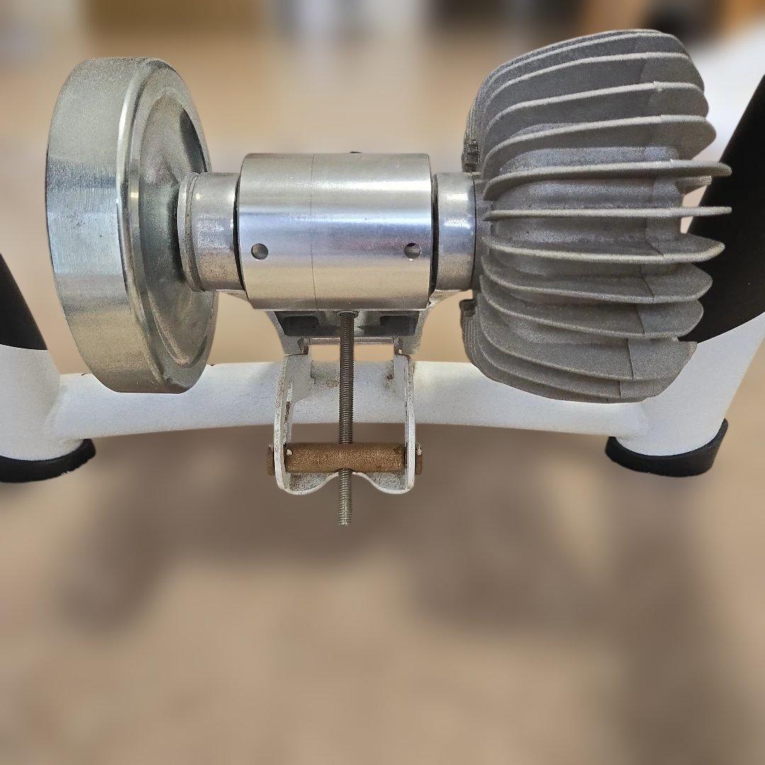 GIANT CYCLOTRON FLUID ST+ローラー台用スルーアクスル付き