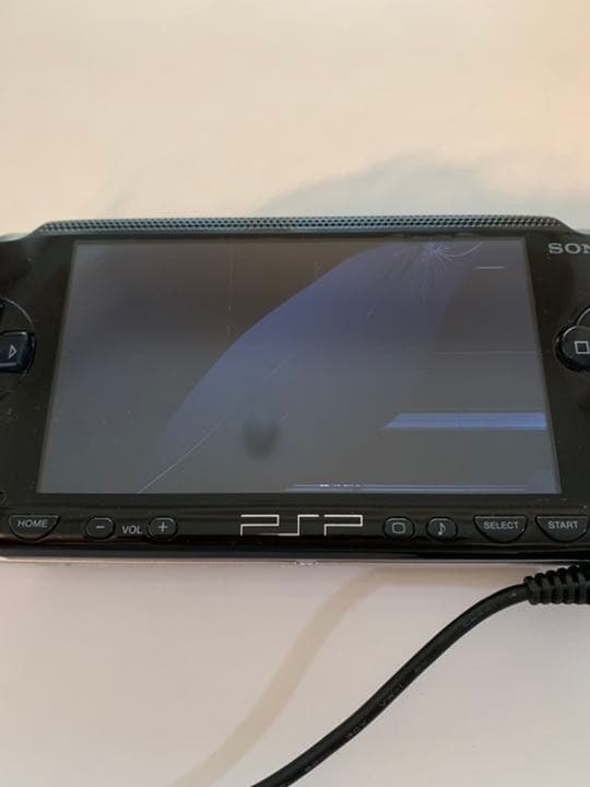 【まとめ売り】PSP2台、充電機、イヤホン用コードのセット