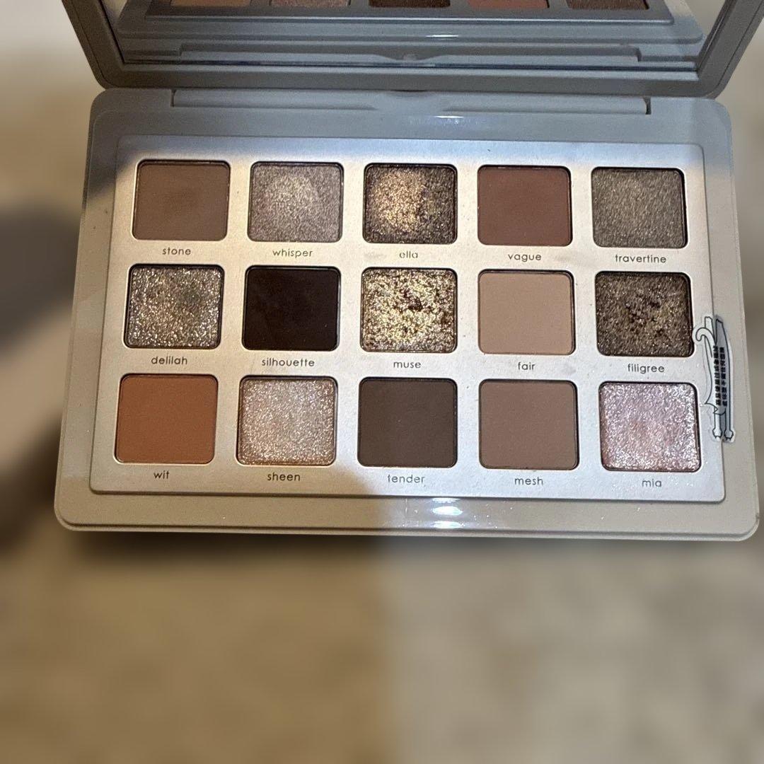 Natasha denonaアイシャドウパレット nude