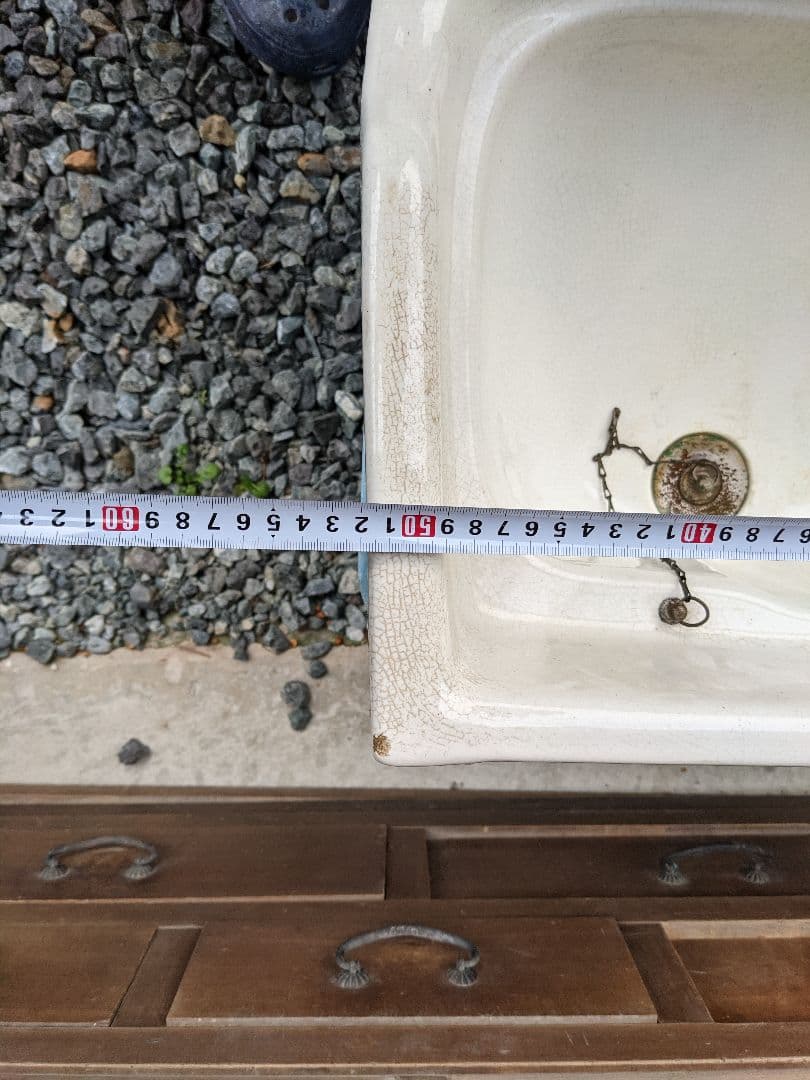 レトロな洗面台