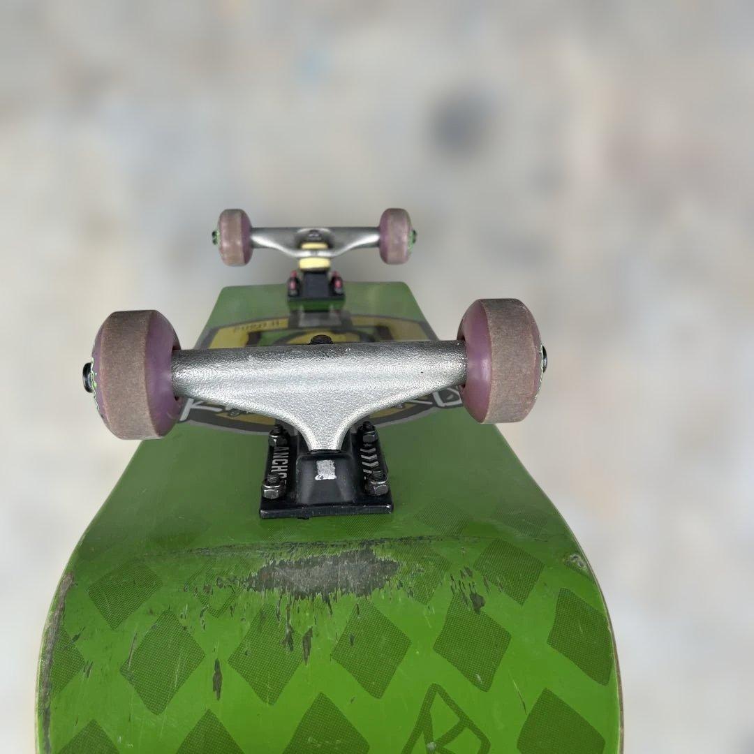 KROOKED 2020.H グリーンスケートボード 7.5インチ