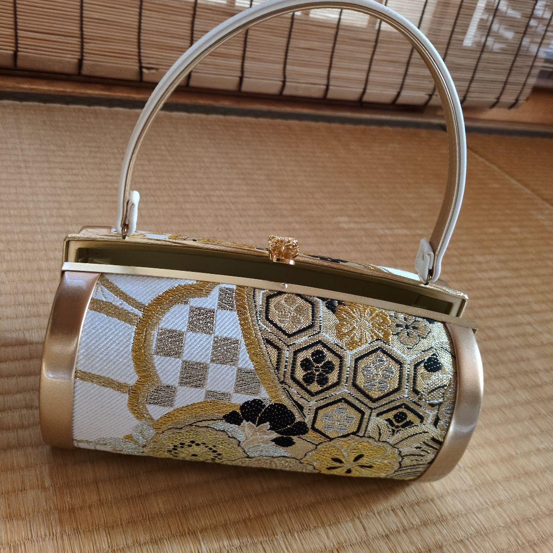 和装用バッグと草履セット ゴールドとホワイト刺繍付き
