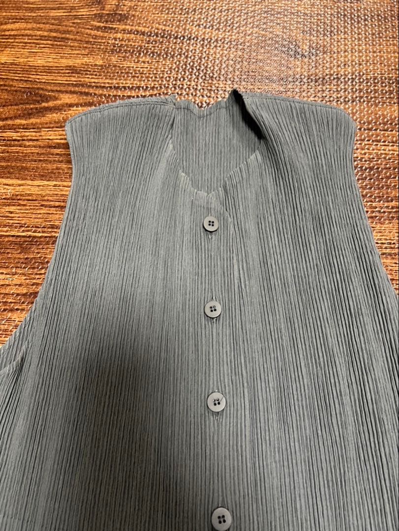 美品 ISSEY MIYAKE ベスト グレー M