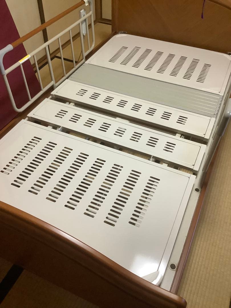 NO.588 PARAMOUNT BED／電動3モーター／マットレス付／シングル