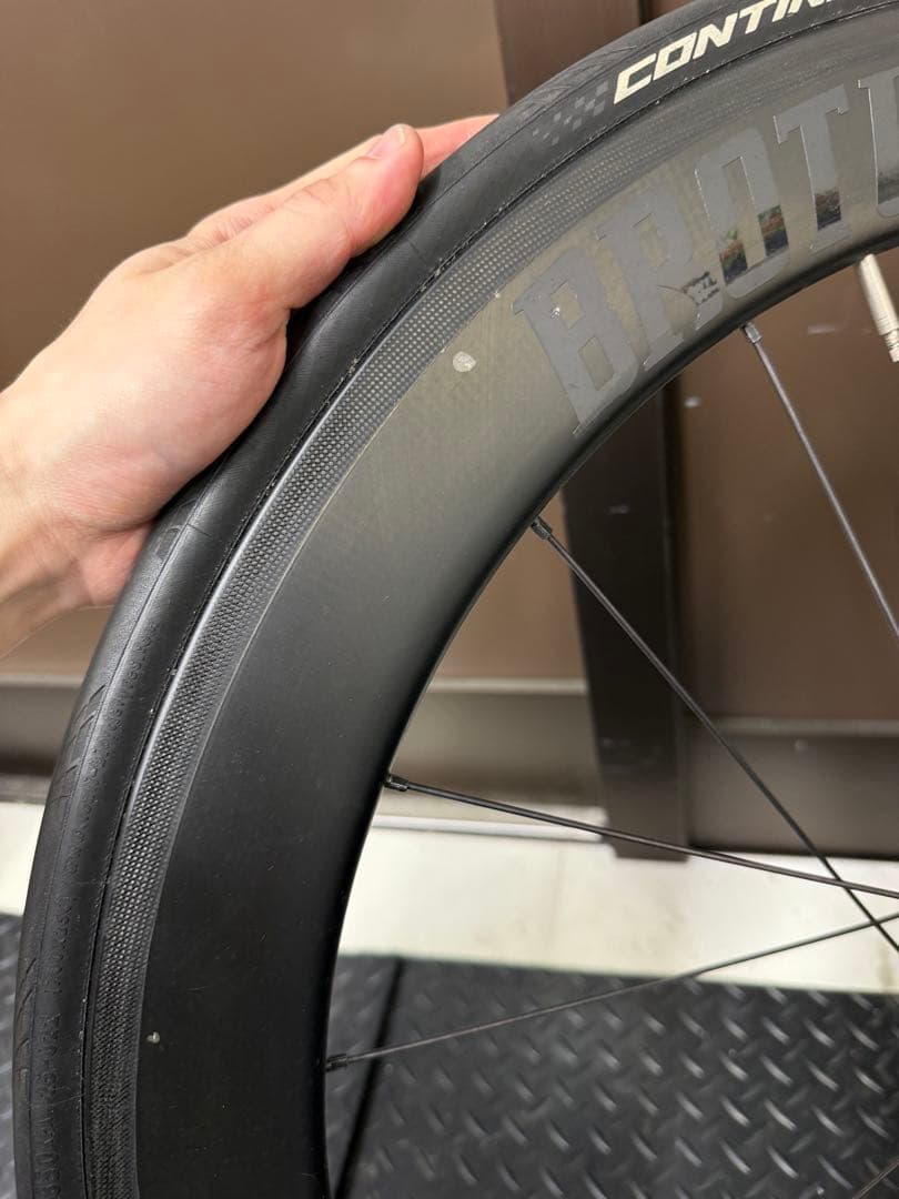 ブローチャーズ SHRED カーボンホイール セット DT-Swissハブ交換済