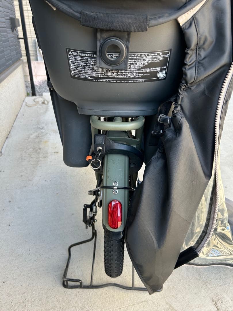 ギュット・クルームR・DX BE-FRD032 20インチ　マットオリーブ