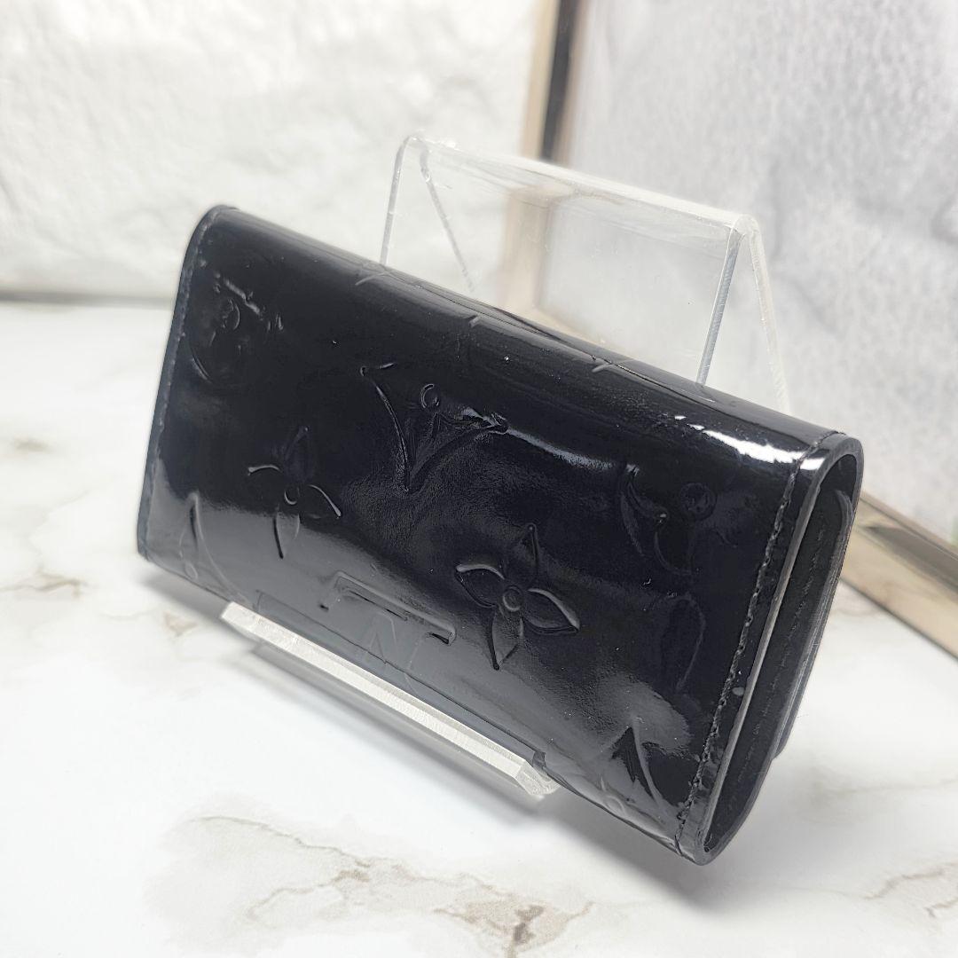 ルイヴィトン LV ブラック エナメル パテントレザー キーケース