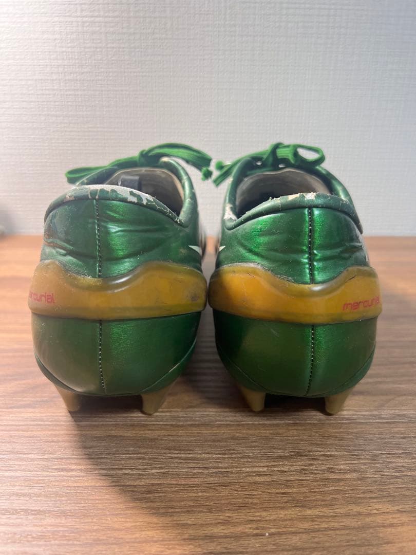 クリロナ着用モデル　マーキュリアルヴェイパー